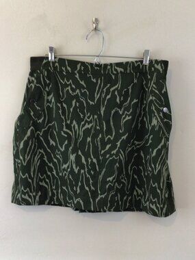 Athleta Green Print Athletic Skort with Pockets